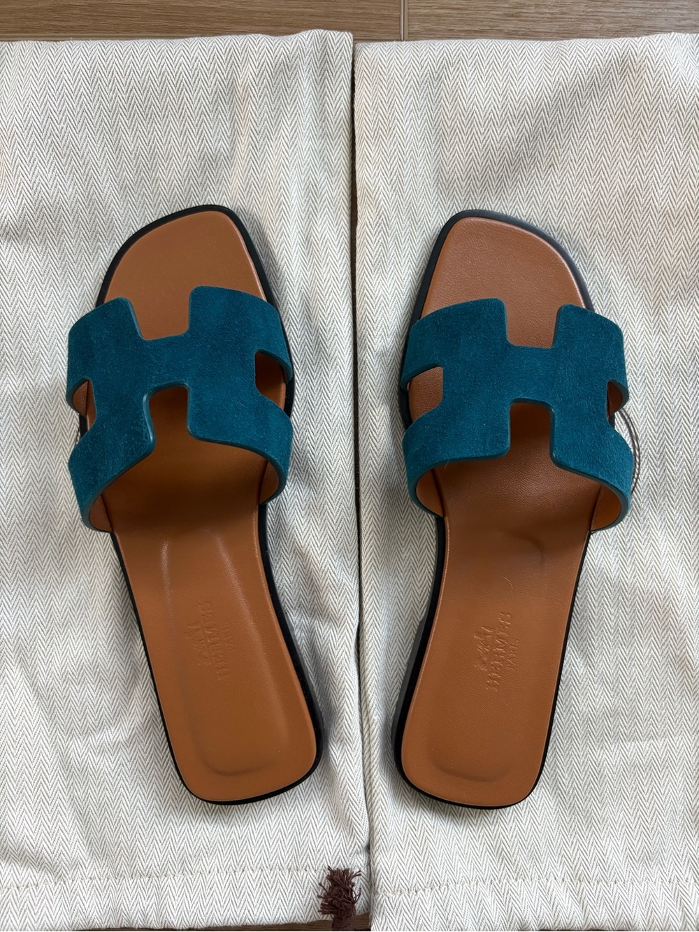 NEW Hermes Oran Sandals Teal Suede - EU36